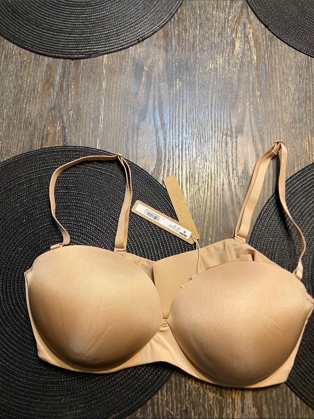 Skims ultimate push up strapless clay 40B Bra NWT creases in pad